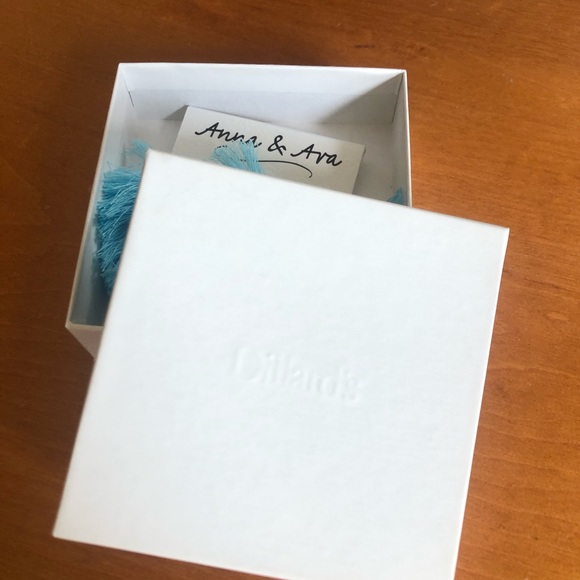 ANNA & AVA EARRINGS NEVER WORN - Picture 3 of 3